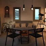 Apademia Luxury * Skyros