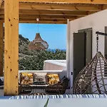 Apademia Luxury Skyros