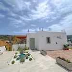 Apademia Luxury *