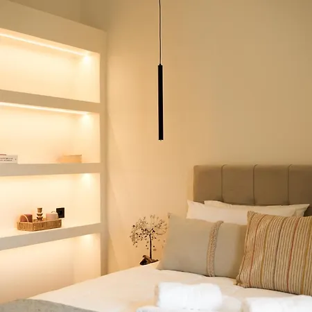 Apademia Luxury *