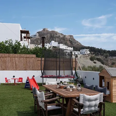 Apademia Luxury Apartment *
