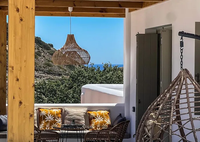 Apademia Luxury Skyros