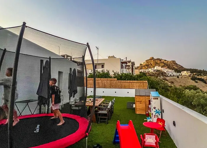 Apademia Luxury Apartment Skyros